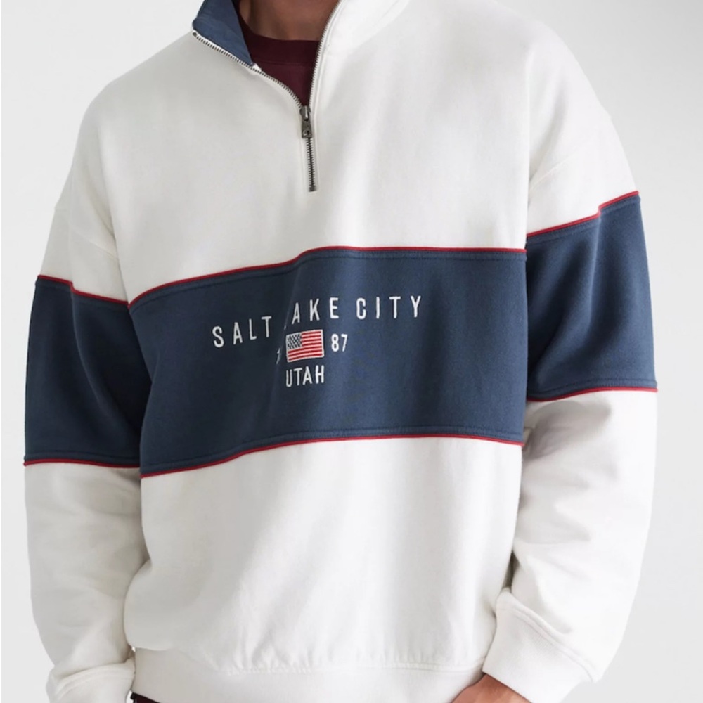 Aeropostale Men's White and Navy Crewneck Sweater